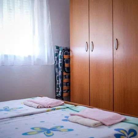 With A Parking Space Barbat, Rab - 14390 Barbat na Rabu