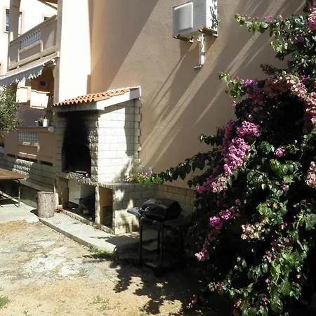 With A Parking Space Barbat, Rab - 14390 Apartmán *