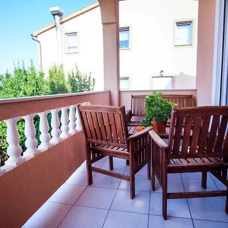 Appartement With A Parking Space Barbat, Rab - 14390