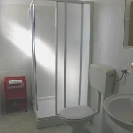 Apartmán With A Parking Space Barbat, Rab - 14390 Barbat na Rabu