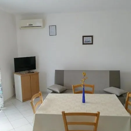 Appartement With A Parking Space Barbat, Rab - 14390